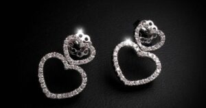 heart-diamond-earrings